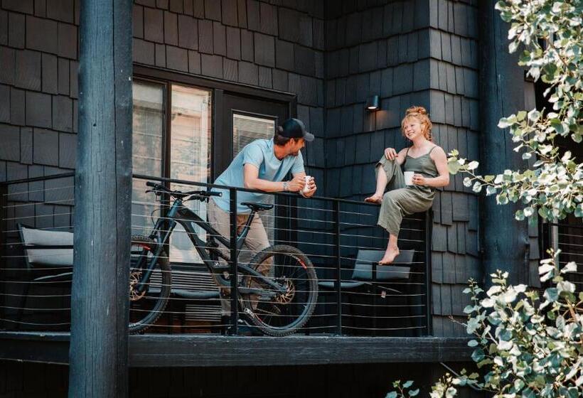 Номер Deluxe Кровать Кинг, Gravity Haus Jackson Hole