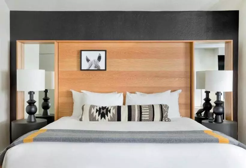 سوئیت با تخت بزرگ, Gravity Haus Jackson Hole