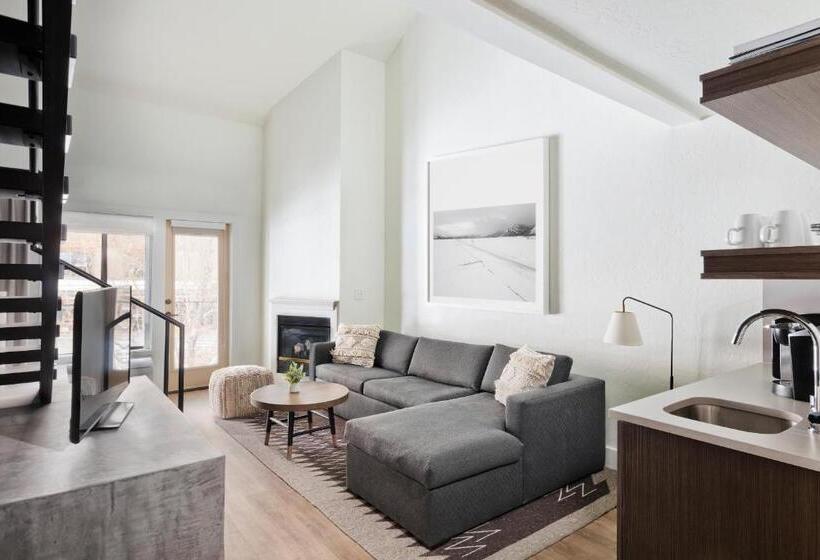 جناح سوبيريور, Gravity Haus Jackson Hole