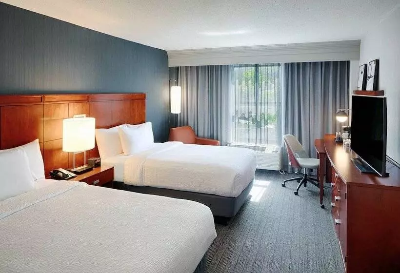２ダブルベッドのスタンダードルーム, Courtyard By Marriott Springfield Downtown