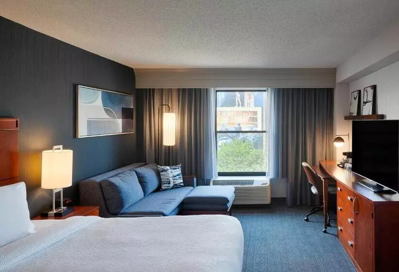 キングサイズベッドのスタンダードルーム, Courtyard By Marriott Springfield Downtown