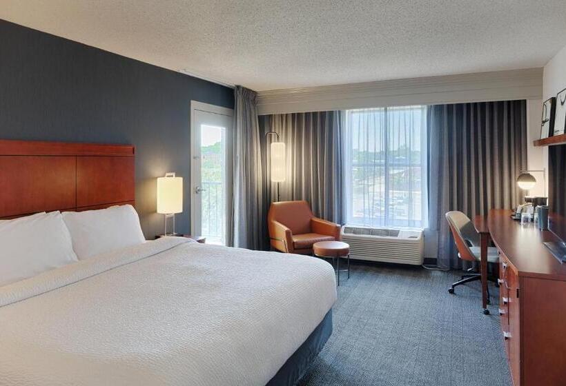 Standard Szoba King Size Bed, Courtyard By Marriott Springfield Downtown