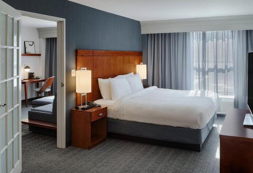 2 Szobás Suite, Courtyard By Marriott Springfield Downtown