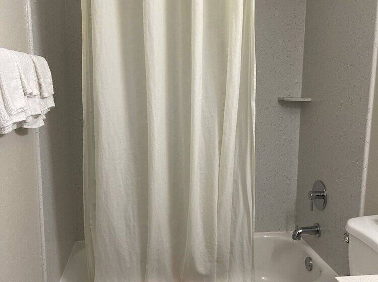 غرفه قياسيه سريرين مزدوجين, Econo Lodge Cartersvilleemerson Lake Point