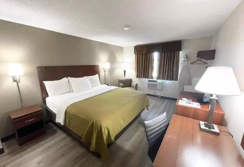 キングサイズベッドのスタンダードルーム, Econo Lodge Cartersvilleemerson Lake Point