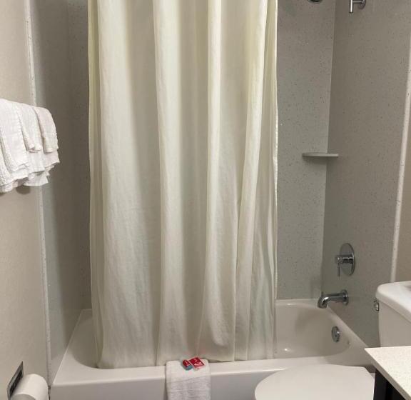 غرفة قياسية, Econo Lodge Cartersvilleemerson Lake Point