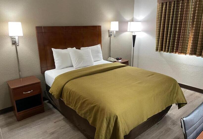 חדר סטנדרט מותאם לאדם עם מוגבלויות, Econo Lodge Cartersvilleemerson Lake Point