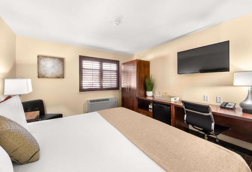 اتاق استاندارد با تخت بزرگ, Ellis Island Hotel Casino & Brewery