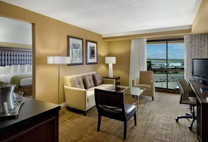 سوییت لوکس, Hilton St. Louis Airport