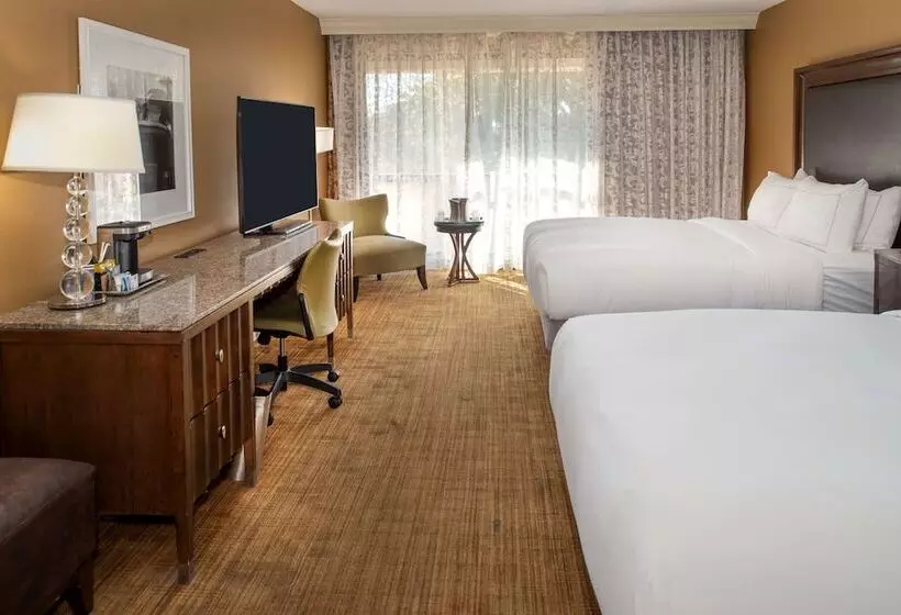 اتاق استاندارد با 2 تخت دوبل, Hilton St. Louis Airport