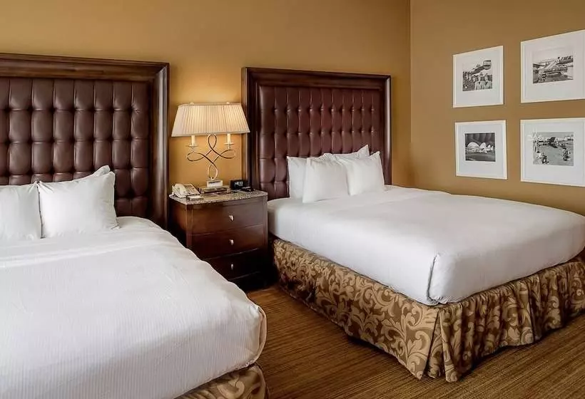 اتاق استاندارد با 2 تخت دوبل, Hilton St. Louis Airport
