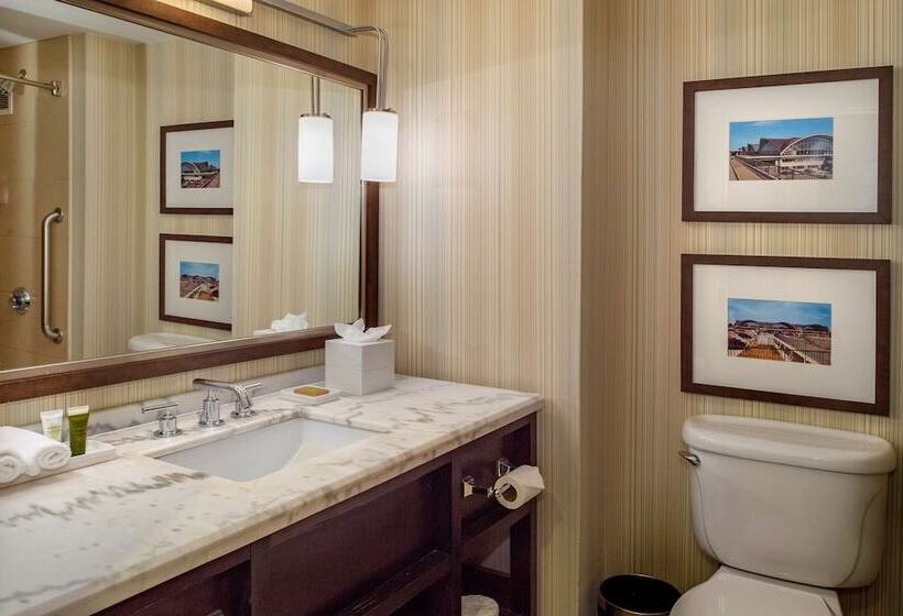 디럭스 스위트, Hilton St. Louis Airport