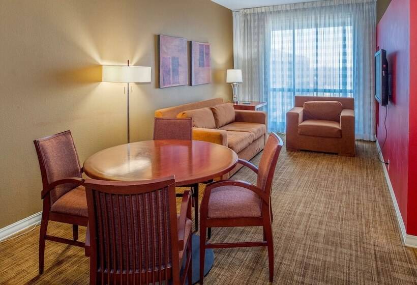 デラックススイート, Hilton St. Louis Airport