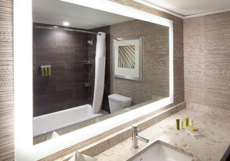 חדר סטנדרט עם מיטת קינג, Hilton Tampa Airport Westshore