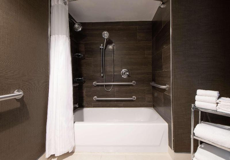 חדר סטנדרט עם מיטת קינג, Hilton Tampa Airport Westshore