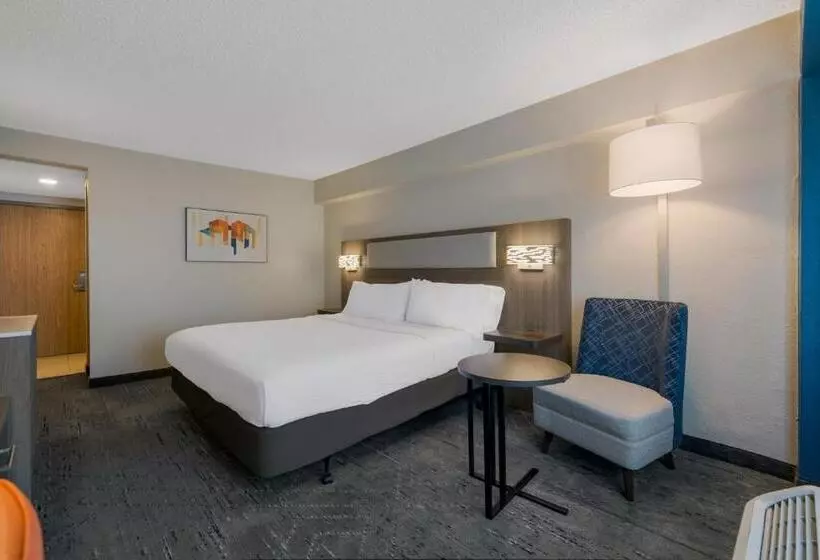 身障者適用スイートルーム, Holiday Inn Express Hotels  Hampton, An Ihg