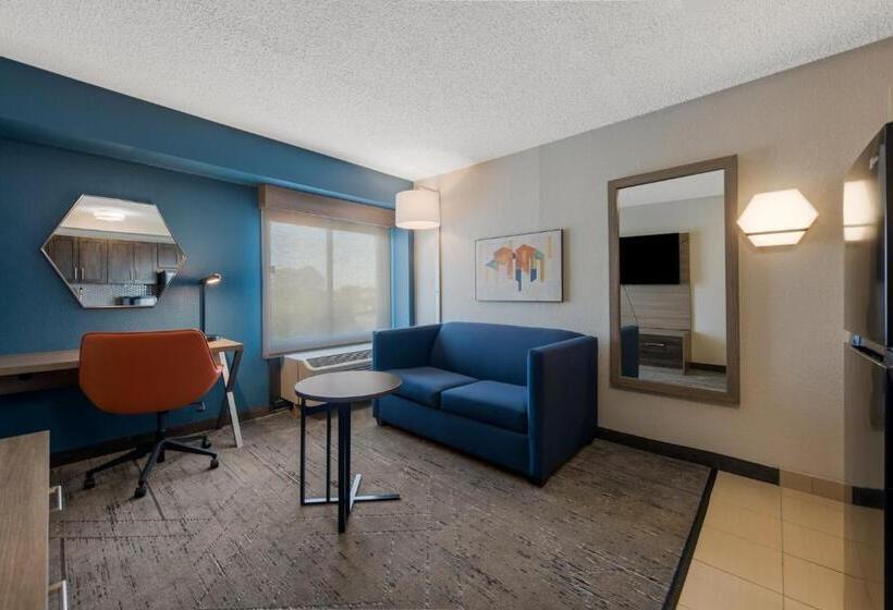 장애인을 위한 스위트, Holiday Inn Express Hotels  Hampton, An Ihg