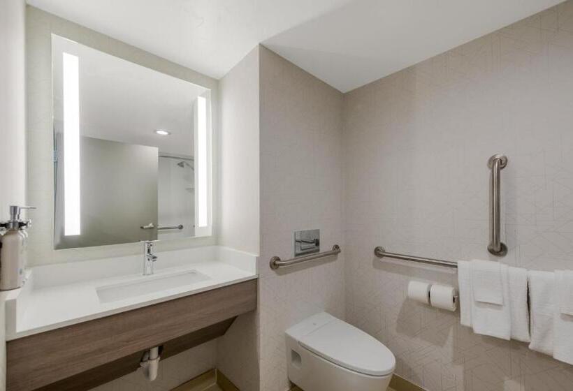 适合残疾人士使用的套间, Holiday Inn Express Hotels Hampton, An Ihg