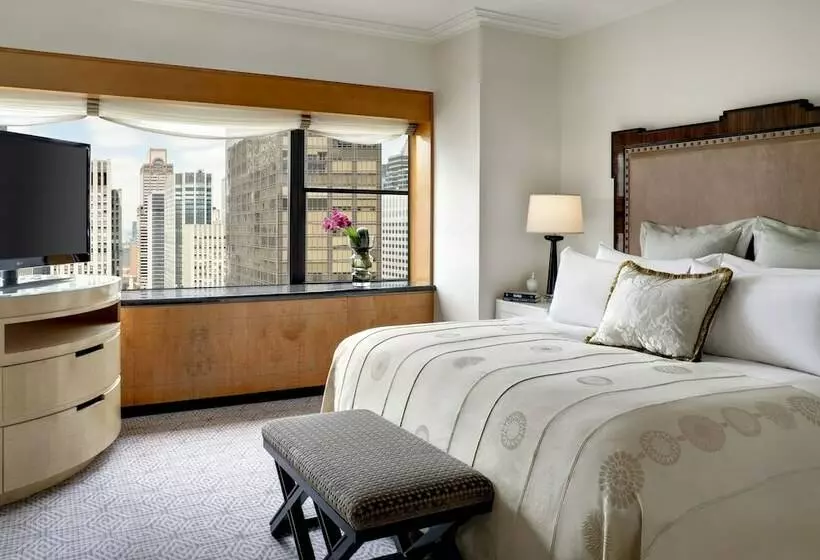 Standard-invahuone Parivuode, Lotte New York Palace