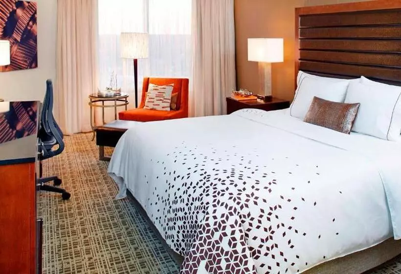 اتاق لوکس با تخت بزرگ, Renaissance St. Louis Airport