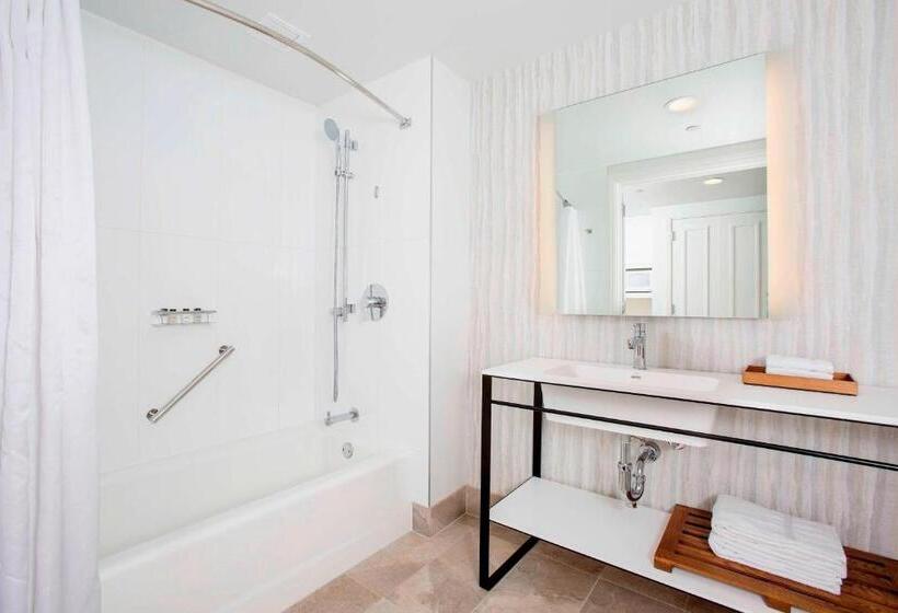 חדר דלוקס נוף לים, Sheraton Maui Resort & Spa