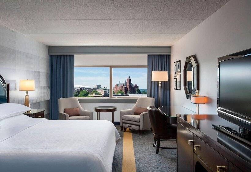 Номер Клуб, Sheraton Syracuse University  & Conference Center