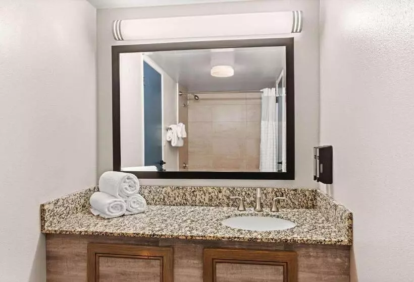 身障者適用スイートルーム, Columbia River Hotel, Ascend Hotel Collection