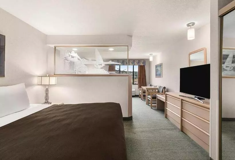 キングサイズベッドのスイートルーム, Columbia River Hotel, Ascend Hotel Collection
