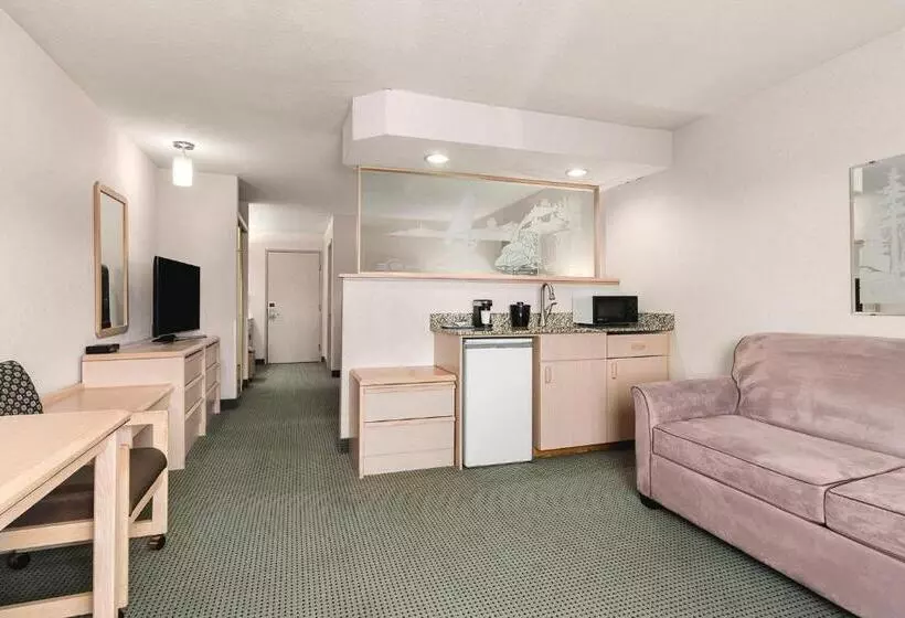 キングサイズベッドのスイートルーム, Columbia River Hotel, Ascend Hotel Collection