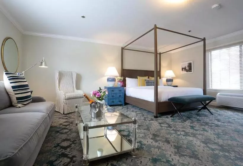 キングサイズベッドのスーペリアルーム, Southampton Inn