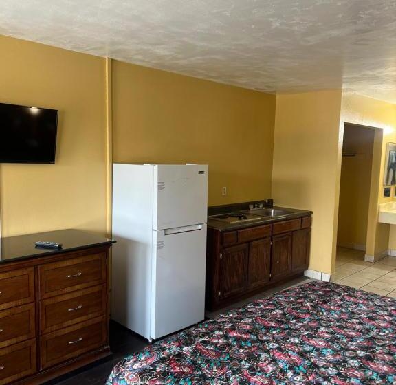 带大床的套房, Sunpark Inn & Suites