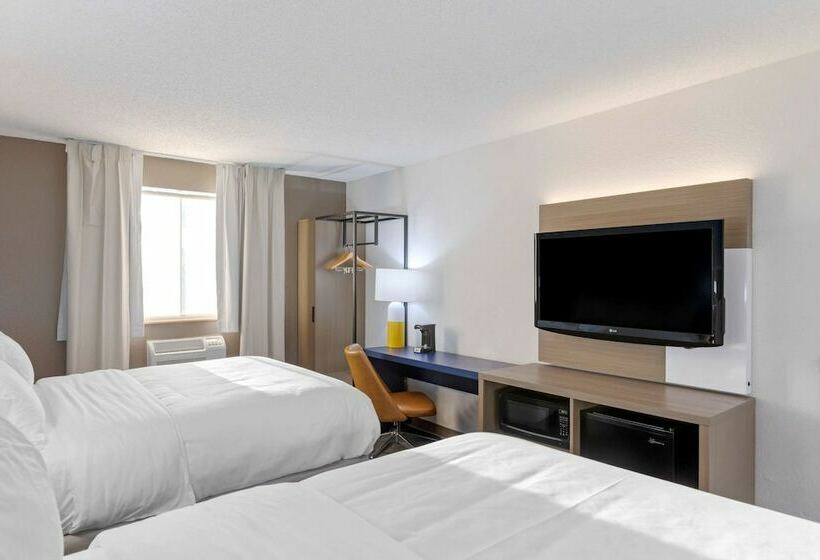 带2个双人床的标准工作室, Comfort Inn Detroit Troy