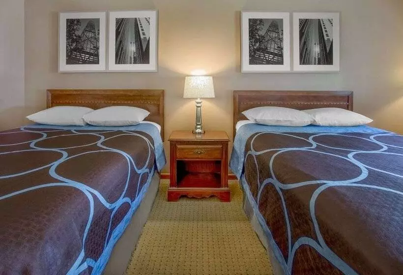 اتاق استاندارد با 2 تخت دوبل, Baymont By Wyndham Oshkosh Airport