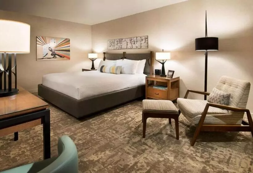 キングサイズベッドのデラックスルーム, Tempe Mission Palms, A Destination By Hyatt