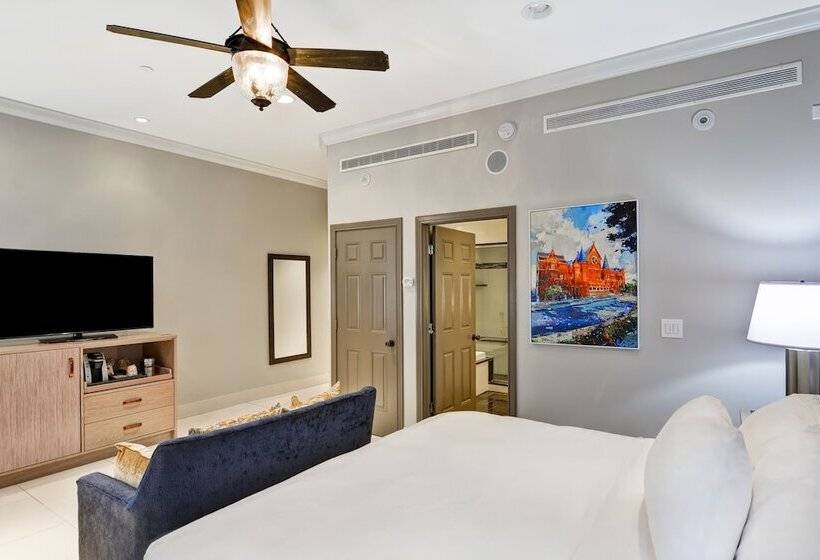 프리미엄 룸, The Cincinnatian Hotel Curio Collection By Hilton