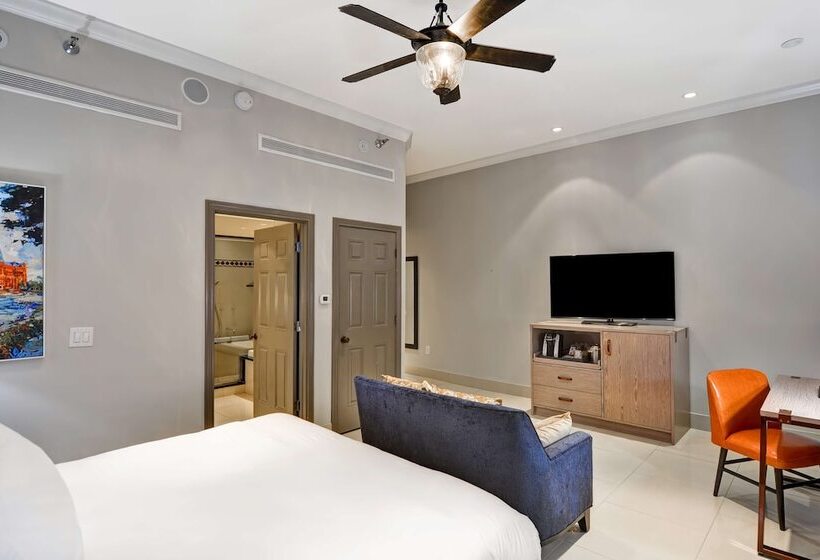 프리미엄 룸, The Cincinnatian Hotel Curio Collection By Hilton
