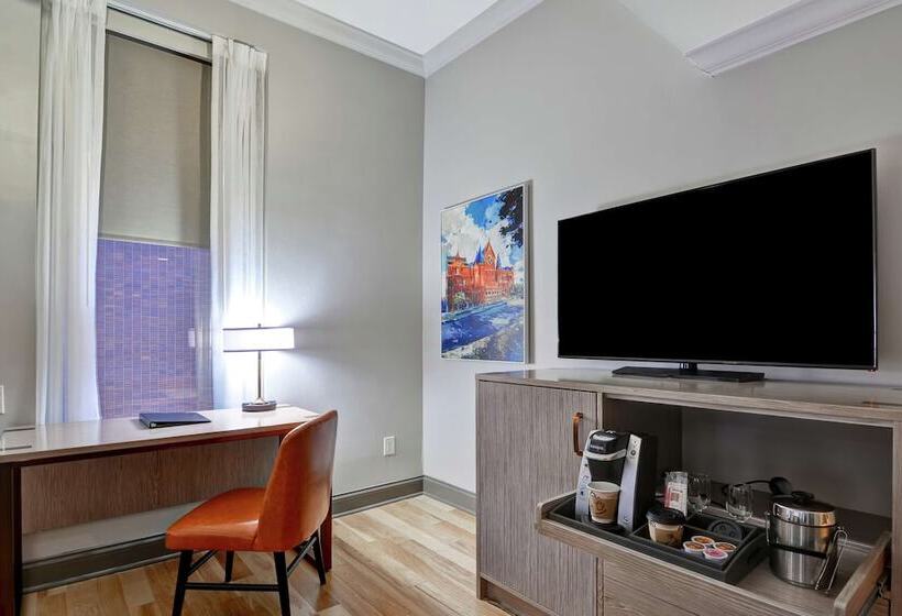 חדר פרמיום, The Cincinnatian Hotel Curio Collection By Hilton