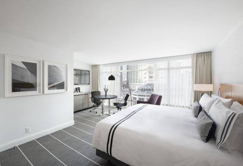 标准间, The Colonnade