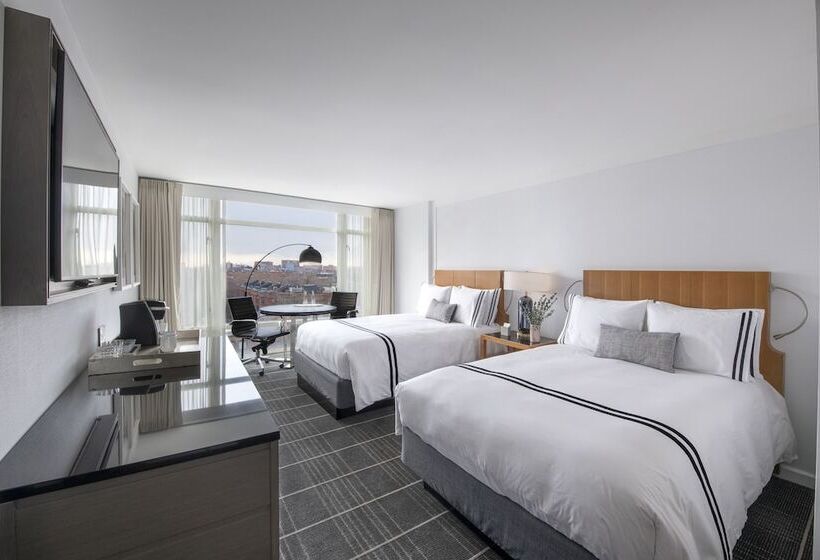 标准间, The Colonnade