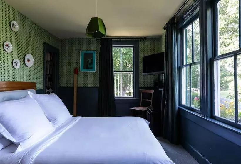 اتاق استاندارد, The Maidstone Inn
