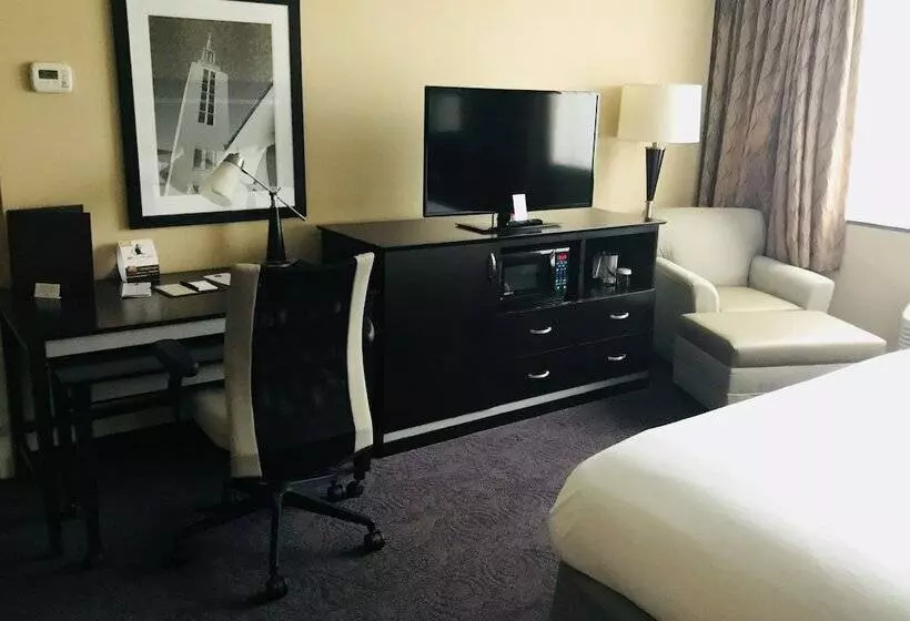 デラックススイート, The Strathallan Rochester Hotel & Spa   Doubletree By Hilton