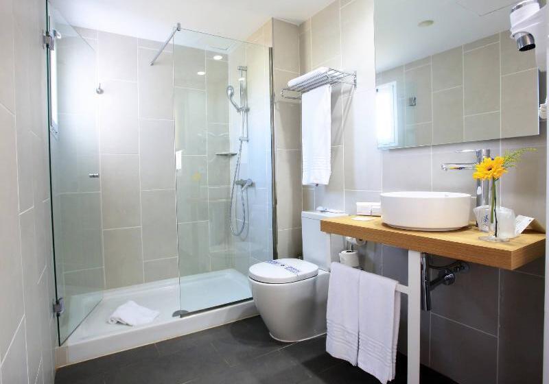 Номер Стандарт, The Strathallan Rochester Hotel & Spa   Doubletree By Hilton