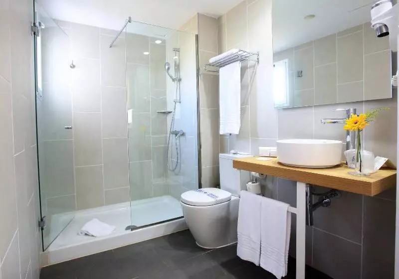 スタンダードルーム, The Strathallan Rochester Hotel & Spa   Doubletree By Hilton