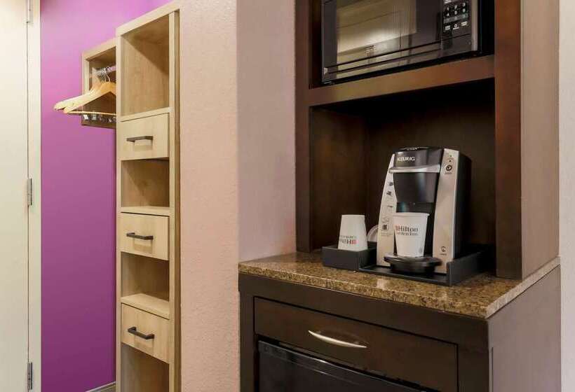 חדר פרמיום, The Cincinnatian Hotel Curio Collection By Hilton