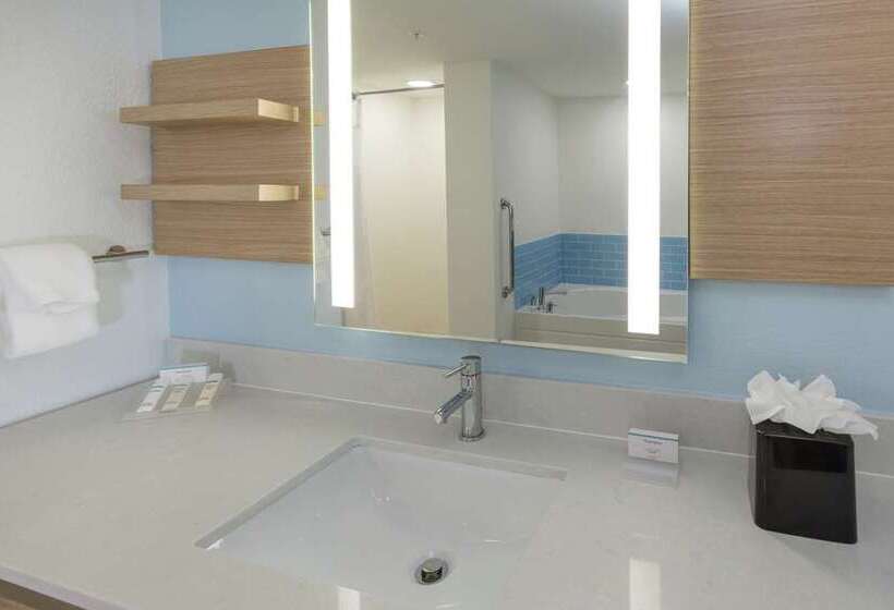 Quarto Estandar, The Cincinnatian Hotel Curio Collection By Hilton
