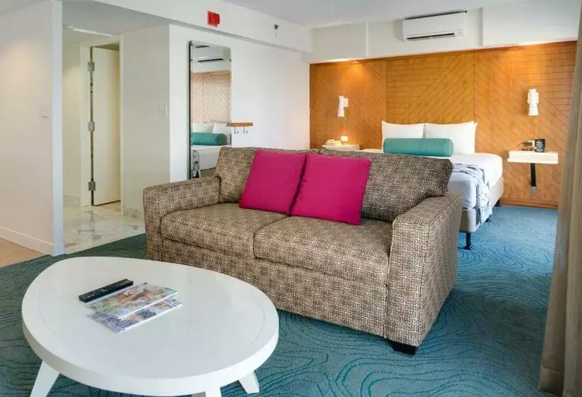 سوئیت جونیور با آشپزخانه, Oasis Hotel Waikiki
