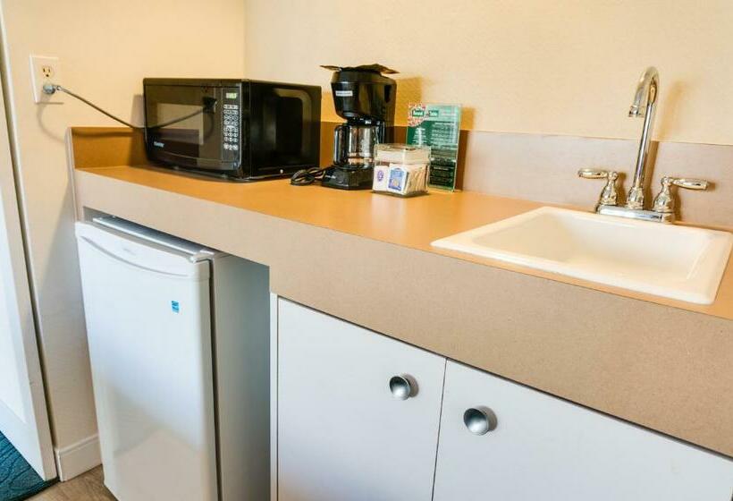 جناح جونيور, Oasis Hotel Waikiki