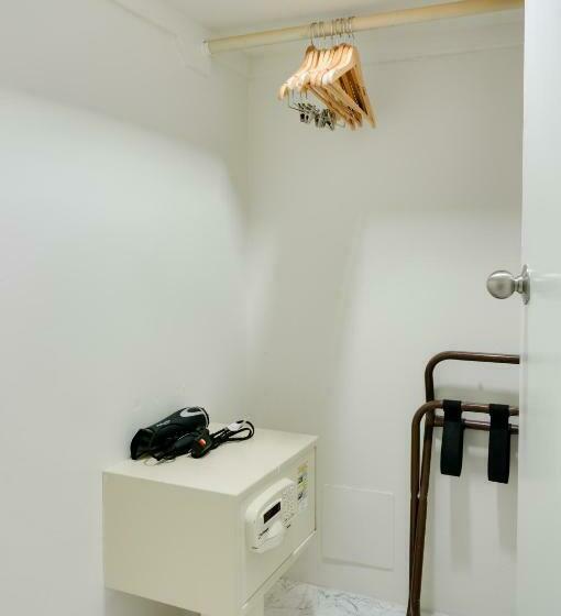 جناح جونيور, Oasis Hotel Waikiki