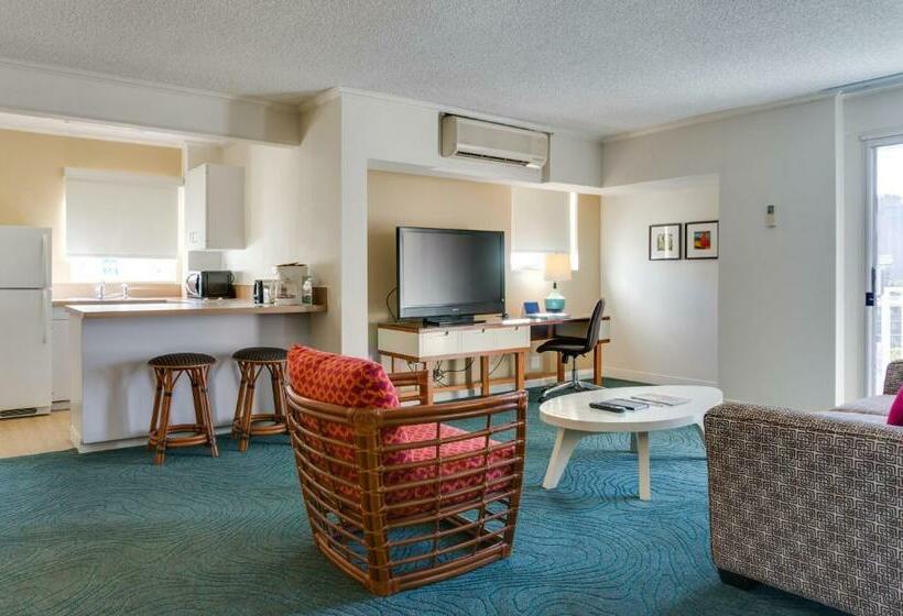 جناح, Oasis Hotel Waikiki