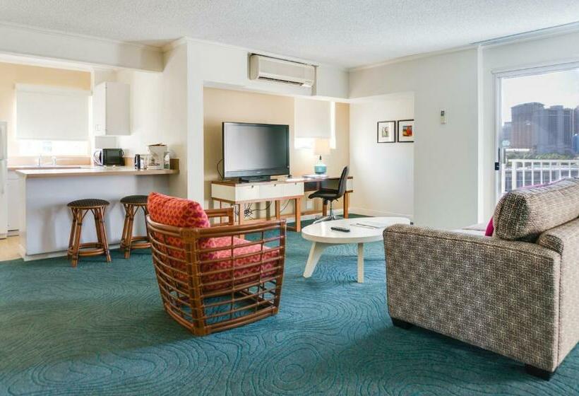 جناح, Oasis Hotel Waikiki